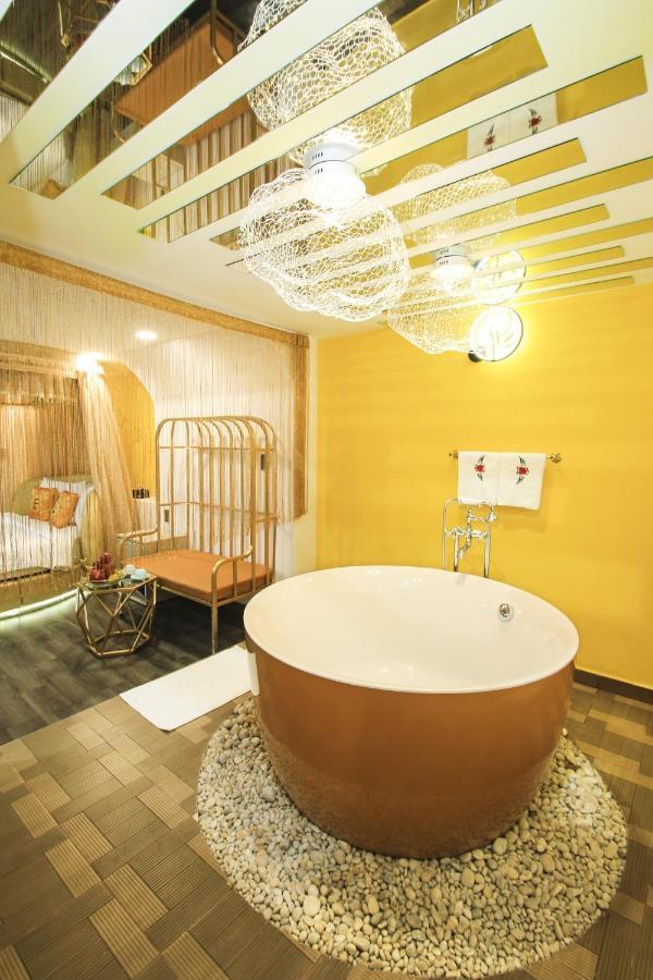 Eros Hotel - Love Hotel Хошимін Екстер'єр фото